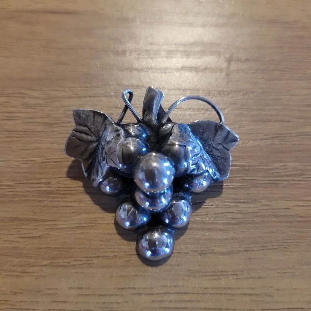Vintage Sterling Silver Grape Cluster Brooch 925 Dimensional Grapes & Leaves Pin